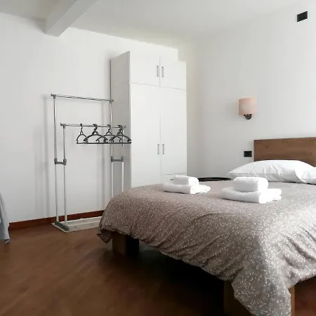 Golden Apartment *